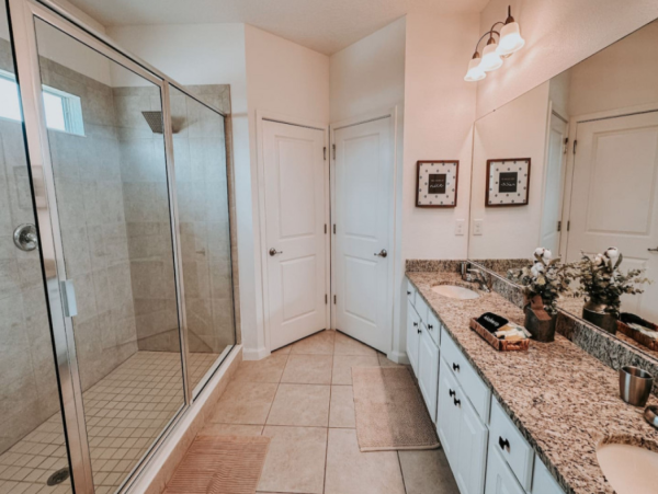 Spacious 5-Bedroom Orlando Home with Private Pool & Resort Amenities